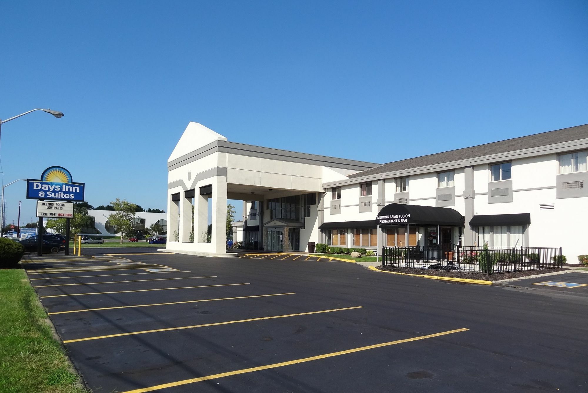 Days Inn By Wyndham Columbus East Airport Экстерьер фото